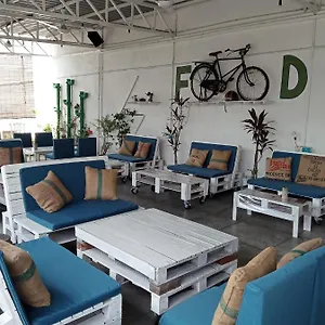 Hostel Birdnest Guesthouse, Gaia Rooftop Cafe, Kuala Lumpur